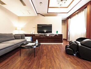 デラックス ツインルーム 喫煙可 | 高級寝具、羽毛の掛け布団、客室ごとに異なる装飾、客室ごとに異なるインテリア