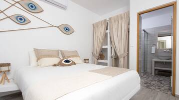 7 bedrooms, in-room safe, iron/ironing board, travel crib