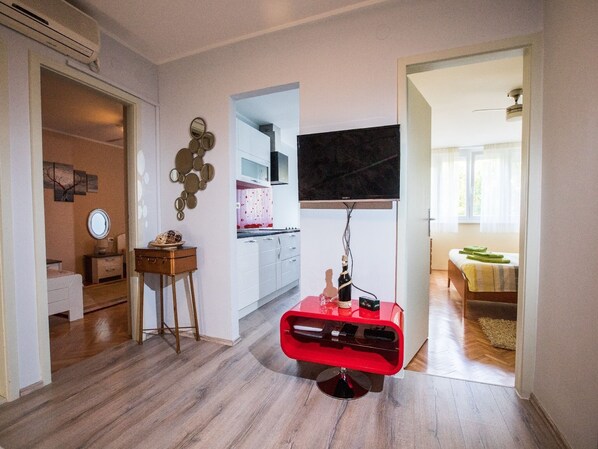 Apartment (Two Bedroom Apartment) | Wohnzimmer