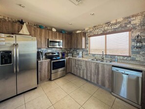 Fridge, microwave, oven, stovetop - Glamorous Condo with Amazing Sunset #N402 (Puerto Peñasco)