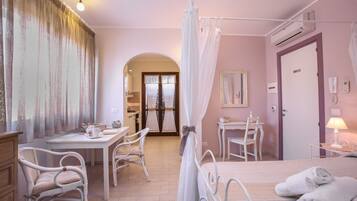 1 camera, ferro/asse da stiro, Wi-Fi, lenzuola