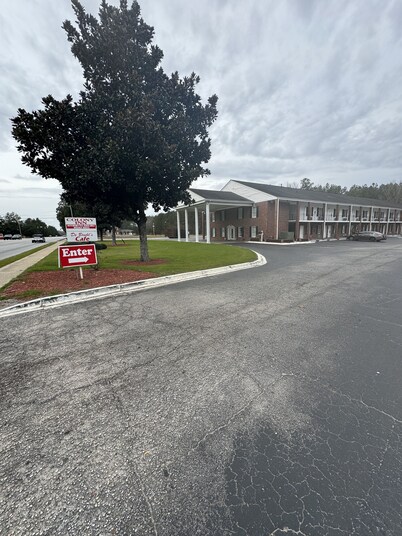 Colony Inn