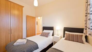 Apartment | 3 bedrooms, iron/ironing board, free WiFi, bed sheets
