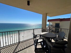 Outdoor dining - Sugar Suite at Phoenix IV (Orange Beach)