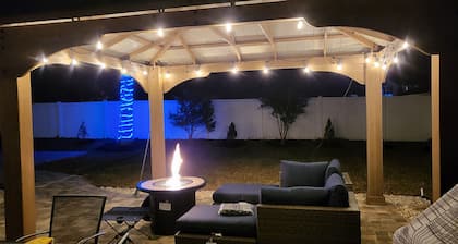 HEATED POOL and 2 Jacuzzis <br> . Fully renovated gorgeous house fully equipped