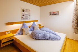 2 bedrooms, Internet, bed sheets - Iii, Ferienwohnung Unternberg , Balkon, Kochnische, 2 Schlafz. und 1 Wohnz., max 4 Pers (Ruhpolding)