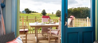 BERRINGTON BEACH HUT - 4 miles from beach, 7.5 miles to Berwick, sleeps 2+2