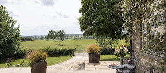 ANVIL COTTAGE - dog friendly cottage set in the rolling North Yorkshire Hills