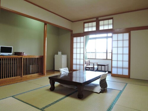 Tsubakiso Kagetsu