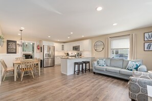 Interior - Updated open concept beach house. 1.5 blocks to bay beach and Harpoon’s! (North Cape May)
