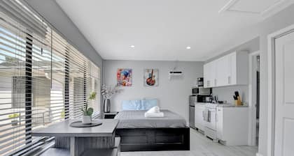 Modern furnished studio, North of Atlantic Ave