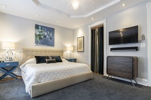 4 bedrooms, desk, iron/ironing board, free WiFi