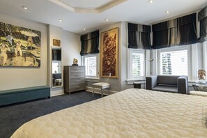 4 makuuhuonetta, työpöytä, silitysrauta/-lauta, ilmainen Wi-Fi