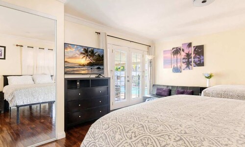 Disneyland Tropical Retreat 4BR 4BA, Pool/Hot Tub