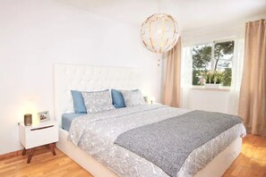 2 Schlafzimmer, Schreibtisch, Bügeleisen/Bügelbrett, kostenloses WLAN