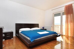 3 slaapkamers, een strijkplank/strijkijzer