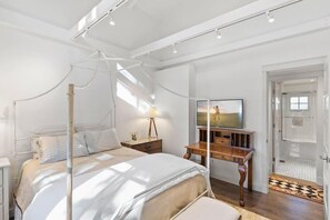 3 habitaciones, tabla de planchar con plancha, cuna de viaje y wifi 