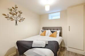 5 bedrooms, free WiFi - Perfect Location Jersey House (Swansea)
