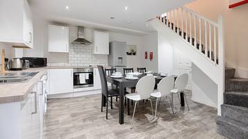 House | Private kitchen | Coffee/tea maker, full-sized fridge, microwave, oven