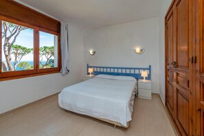 4 slaapkamers, een strijkplank/strijkijzer