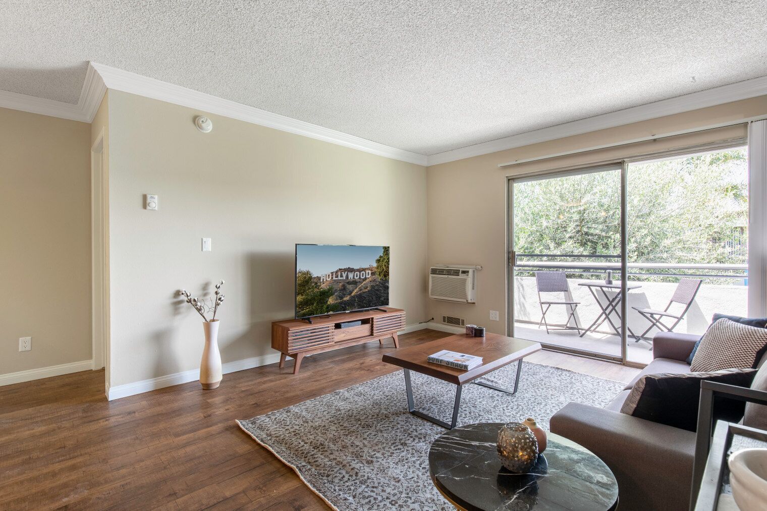 Stately Westside 2BR w/ Gym + Pool, near Culver City by Blueground