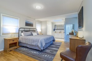 3 chambres, bureau, fer et planche à repasser, lit parapluie