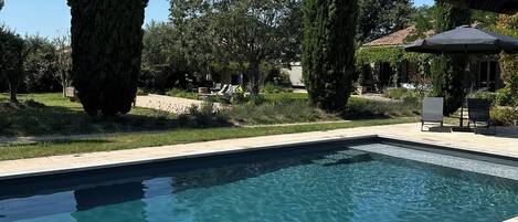 Piscina all'aperto, una piscina riscaldata