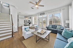 Smart TV, DVD player - Steps to Beach • Gulf Views • 30A Gem (Santa Rosa Beach)