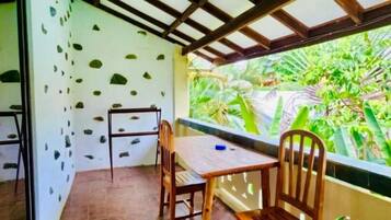 Khu ẩm thực ngoài trời