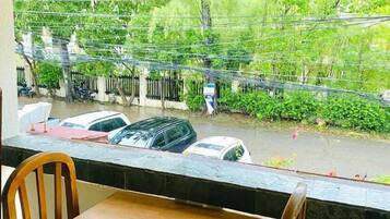 ์ผ์ธ ์๋น