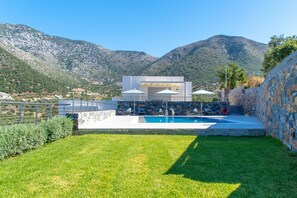 Outdoor pool, pool loungers