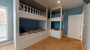 4 bedrooms, WiFi - Bee Bee's Place: 4  BR, 3.5  BA House in Port Bolivar, Sleeps 10 (Bolivar Peninsula)