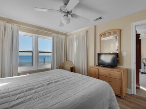 3 habitaciones, escritorio, tabla de planchar con plancha y wifi gratis 
