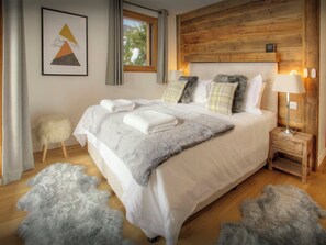 5 slaapkamers, een strijkplank/strijkijzer, wifi, beddengoed