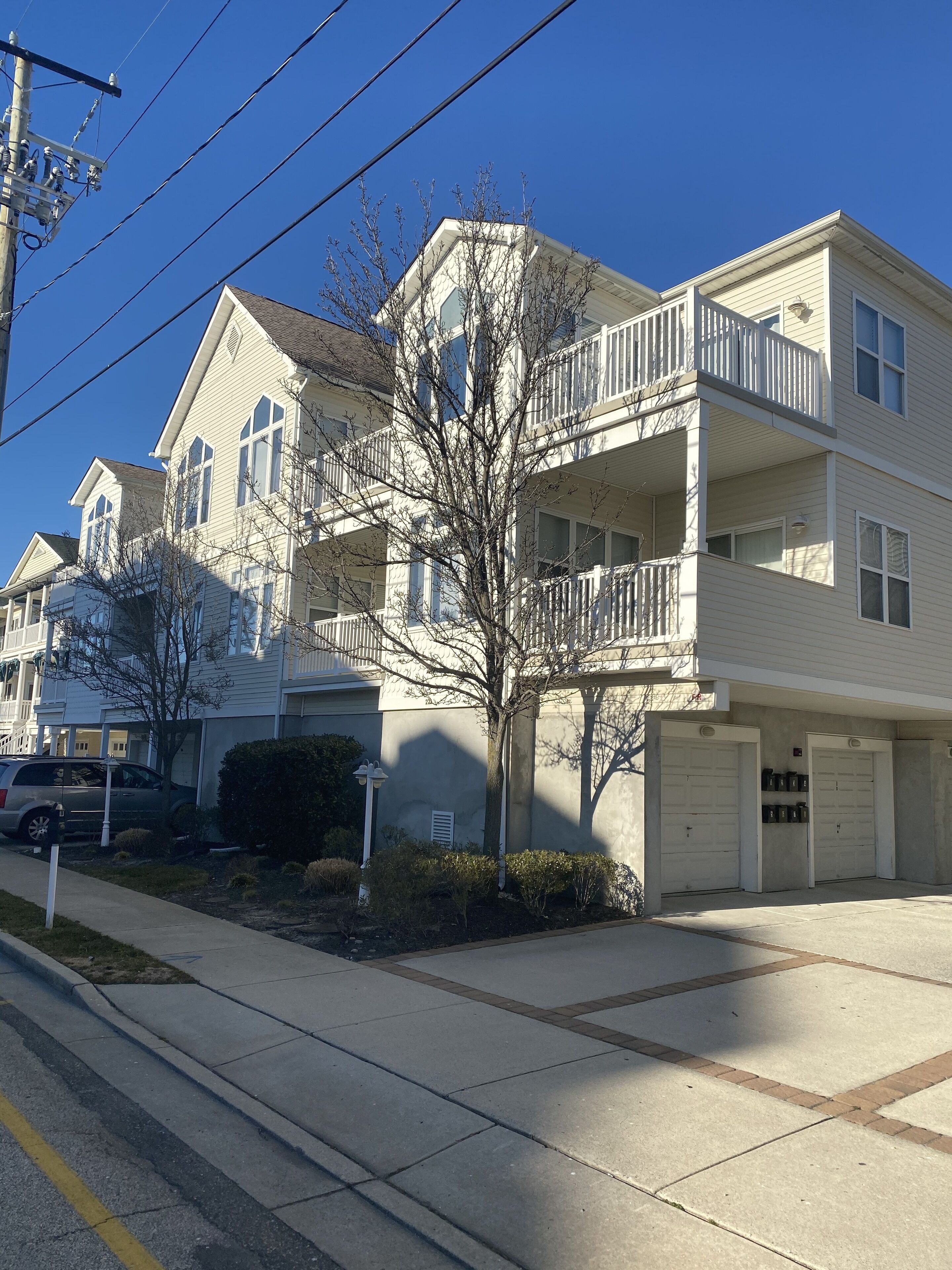 3 Bedroom, 2 Bath, Condo1.5 Blocks from Wildwood's Famous Boardwalk & Beach!