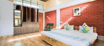 Sunrise Home stay (House)