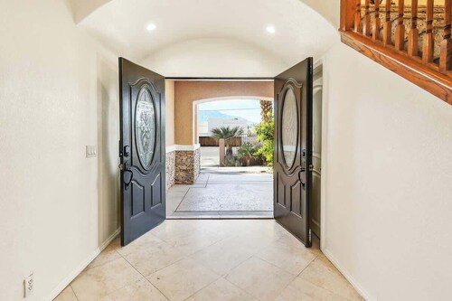 Fun For Everyone!  Family Friendly Pool Home!