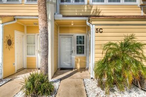 House (5 C, Three Bedroom Townhome) | Exterior