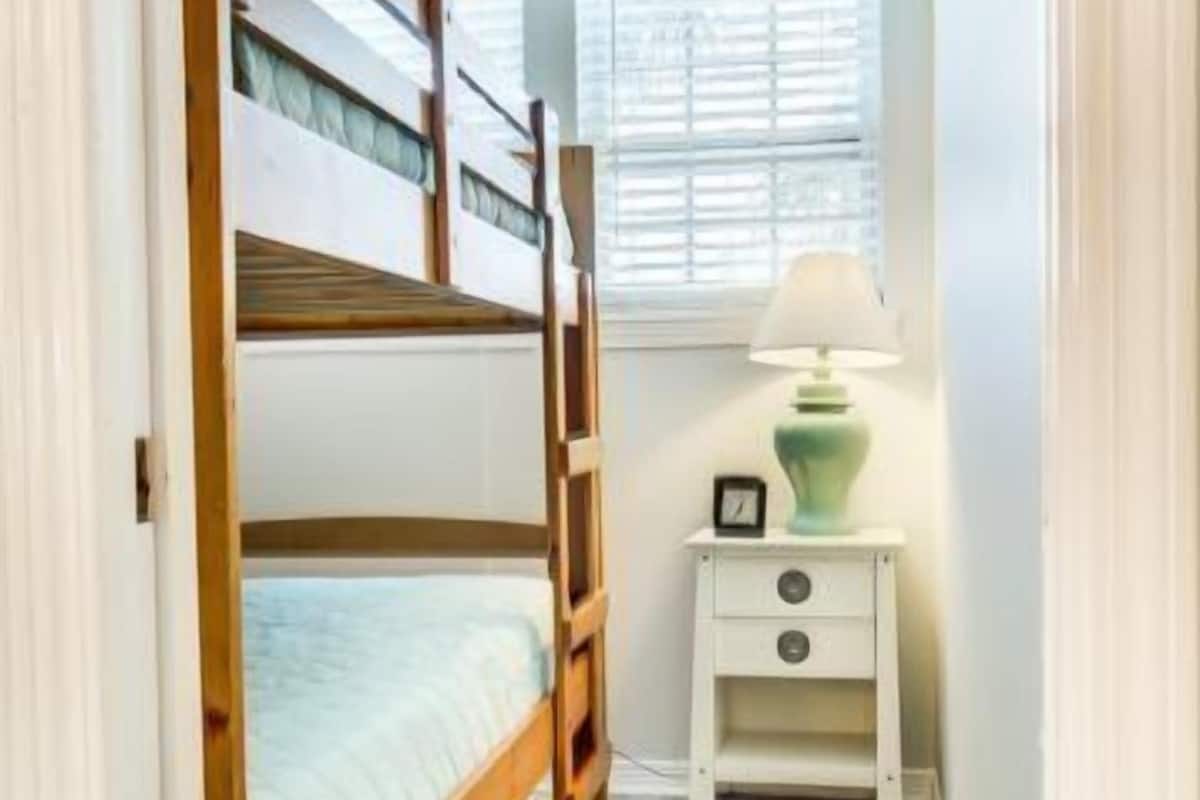 House (5 C, Three Bedroom Townhome) | Exterior