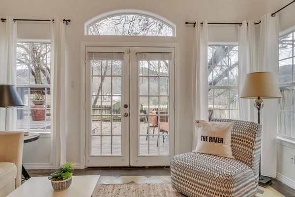 Smart-tv en een open haard