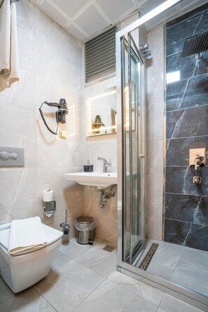 Bathroom - Grand Reis Otel (Istanbul)
