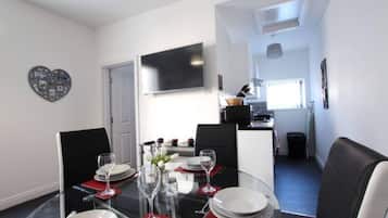 Apartment, Private Bathroom (South Pier) | Restoran