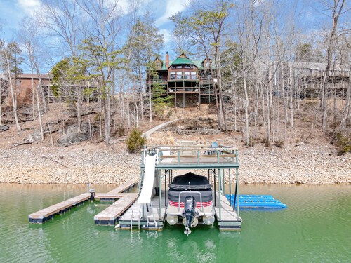 Relax at Windsor Cove Norris Lake - 7 BR, 4,700 Sq ft, 2 Story Dock, Fire Pit