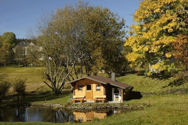 Exterior - Holiday flat "Wiesengrund" with roof terrace (Neuhaus)