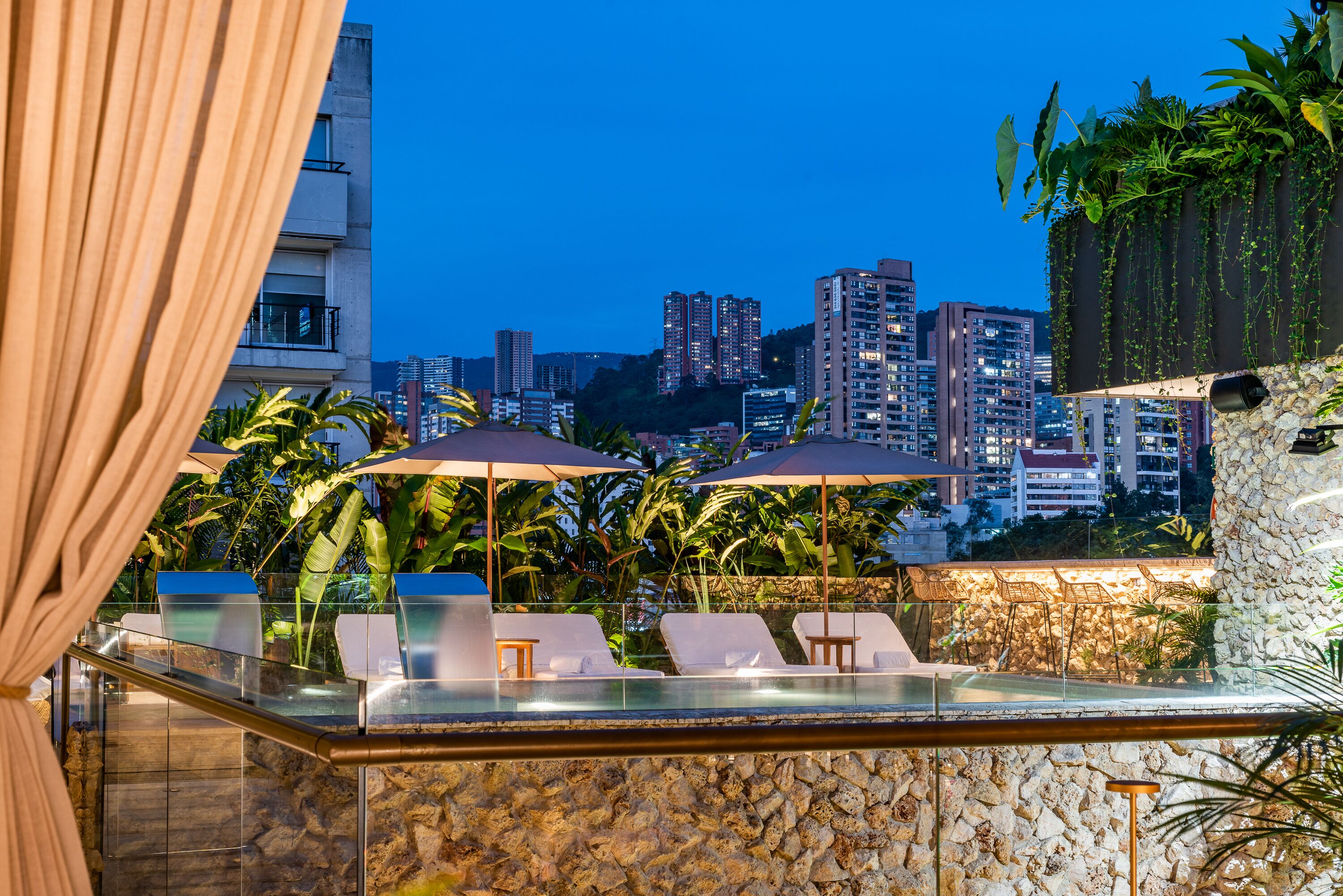 Outdoor pool, sun loungers