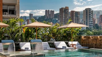 Outdoor pool, sun loungers