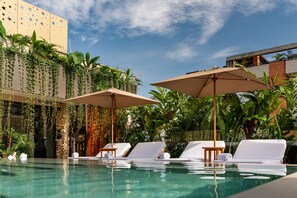 Outdoor pool, sun loungers