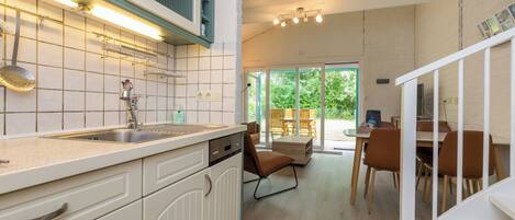 Fridge, microwave, dishwasher, coffee/tea maker