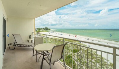 DIRECT BEACHFRONT CONDO Pool, Beautifully Renovated 2 Bedroom 4th Floor Balcony.