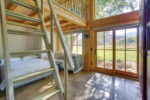 2 bedrooms, iron/ironing board, travel cot, Internet - Luxe Log Cabin ~ 15 Mi to Downtown Moab! (Moab)